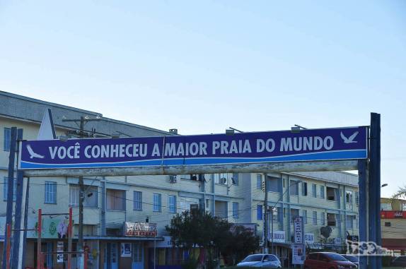 Ao chegar em rio Grande, fim de viagem na Praia do Cassino, a mais longa do mundo, com mais de 250 km de extensão, no Rio Grande do Sul
